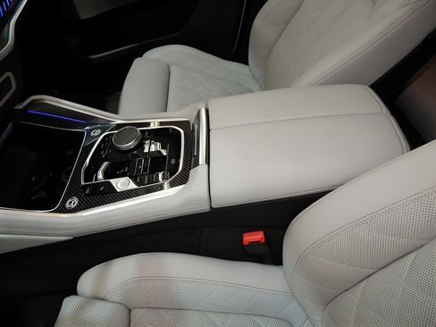 Used 2026 BMW X6 M60i image 18