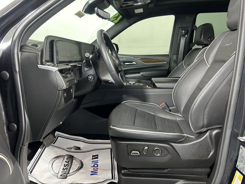 Used 2023 Cadillac Escalade Premium Luxury image 10