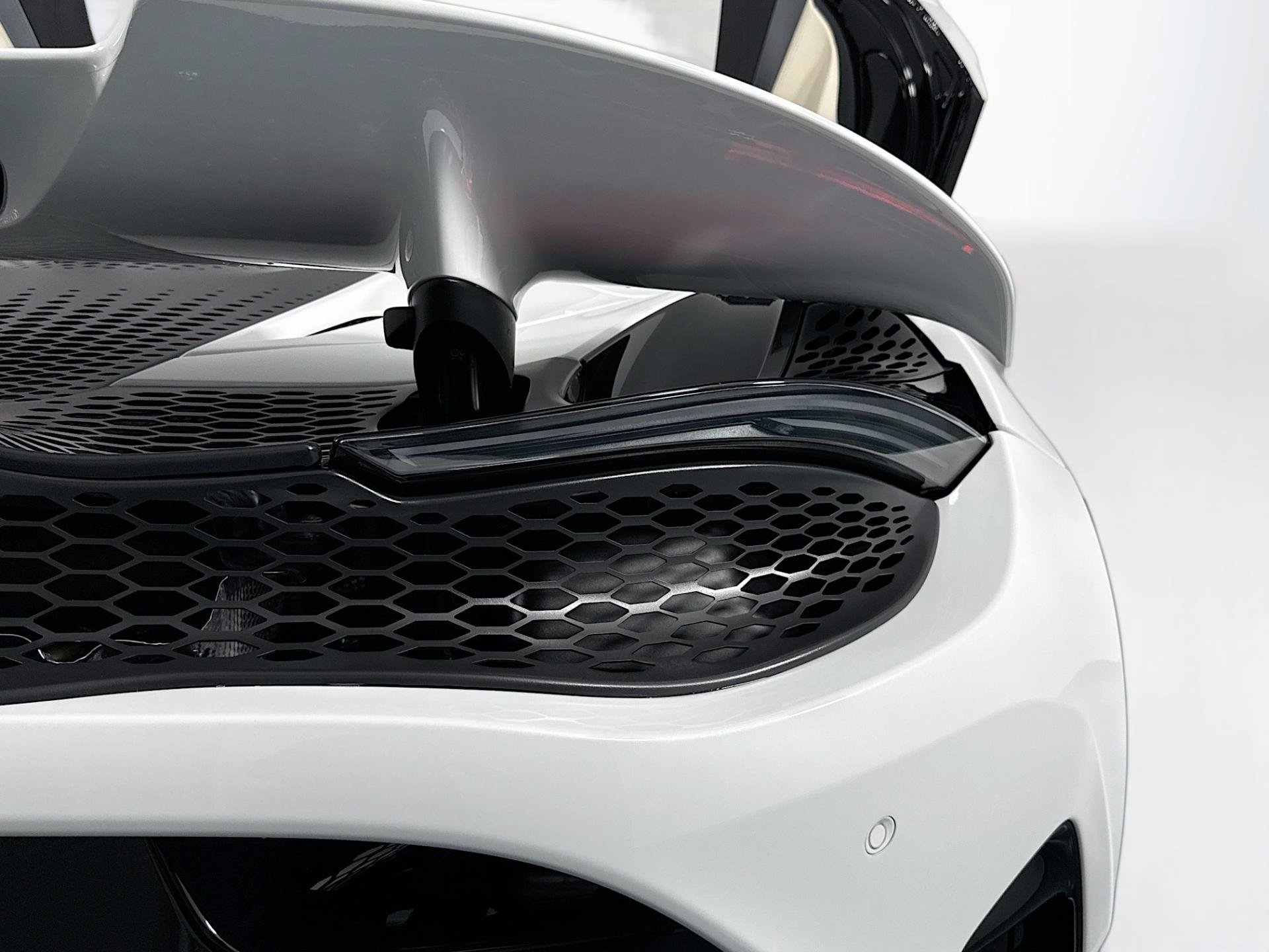 Used 2024 McLaren 750S Spider RWD image 55