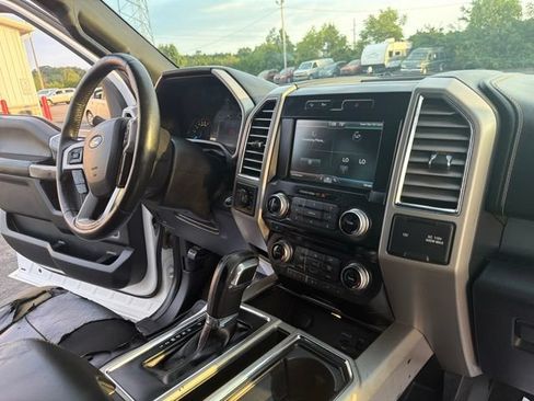 Used 2015 Ford F150 Lariat w/ Equipment Group 502A Luxury AWD/4WD image 25