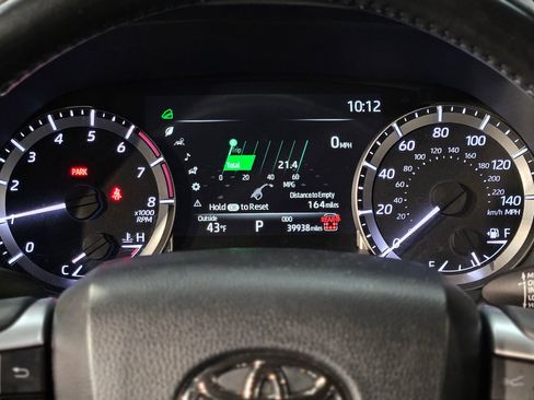 Used 2024 Toyota Highlander XLE image 15