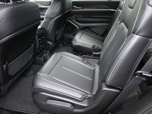 New 2025 Jeep Grand Cherokee L Limited image 41