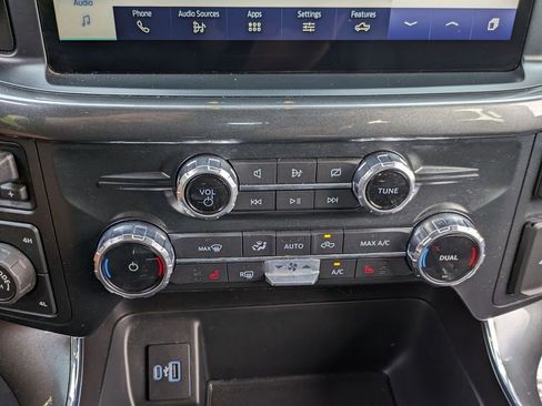 Used 2022 Ford F150 XLT w/ Equipment Group 302A High image 17