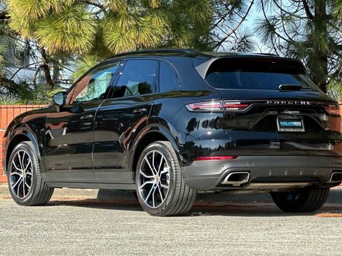 Used 2023 Porsche Cayenne image 6