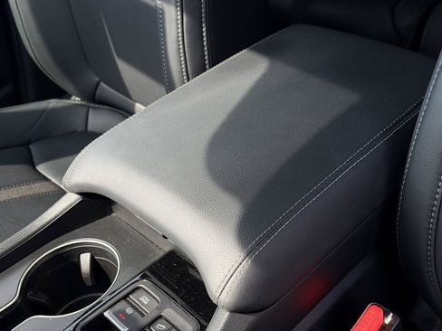 Used 2025 Honda Pilot EX-L image 13