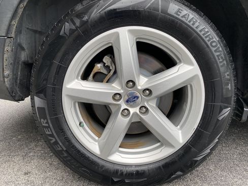 Used 2018 Ford Explorer XLT w/ Equipment Group 202A FWD image 40