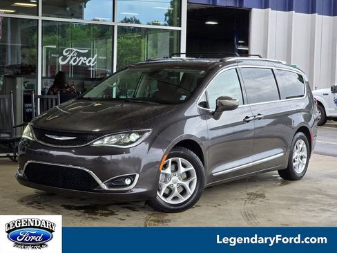Used 2020 Chrysler Pacifica Limited FWD image 1