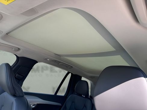 Used 2024 Volvo XC90 B5 Core image 12