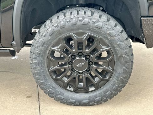 Used 2025 Chevrolet Silverado 2500 High Country w/ Midnight Edition AWD/4WD image 10
