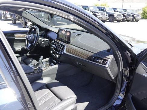 Used 2021 BMW 530i w/ M Sport Package image 23