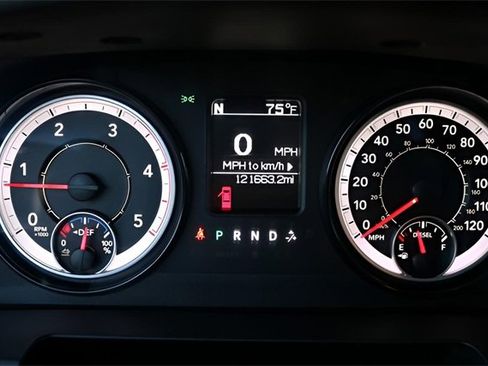 Used 2018 RAM 2500 Tradesman w/ Chrome Appearance Group image 18