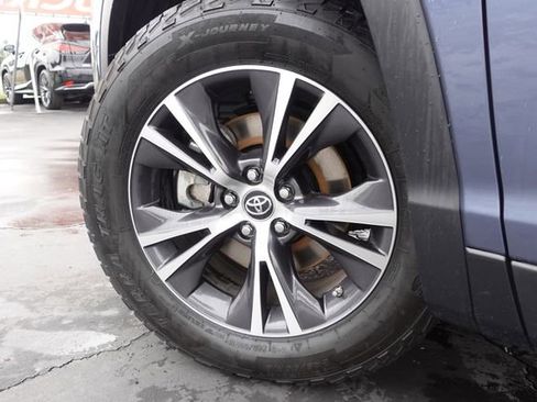 Certified 2019 Toyota Highlander LE image 13