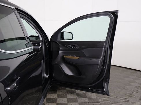 Used 2023 GMC Acadia SLE w/ Driver Convenience Package image 19