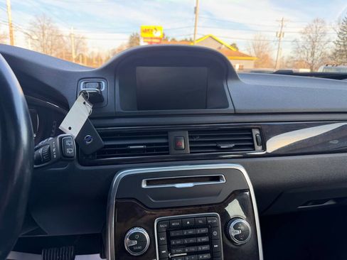 Used 2015 Volvo XC70 T6 w/ Protection Package image 14