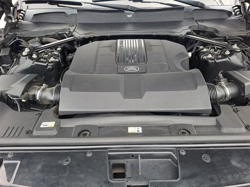 Used 2017 Land Rover Range Rover HSE image 29