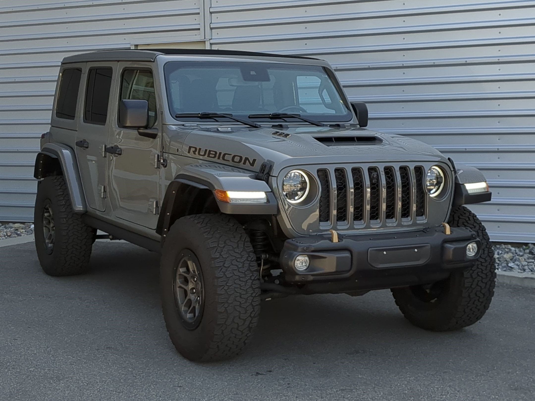 Used 2023 Jeep Wrangler Unlimited Rubicon 392 w/ Xtreme Recon 35" Tire Package AWD/4WD image 3