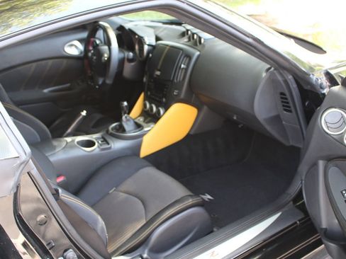 Used 2019 Nissan 370Z Coupe w/ Z34 Heritage Edition - Black image 11