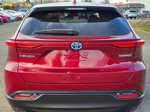 Used 2021 Toyota Venza LE w/ Carpet Mat Package (TMS) image 15