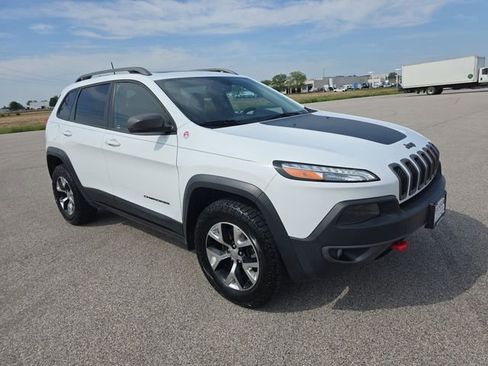 Used 2016 Jeep Cherokee Trailhawk w/ Comfort/Convenience Group AWD/4WD image 15