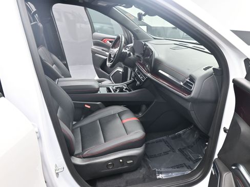 Used 2025 Chevrolet Traverse RS AWD/4WD image 20