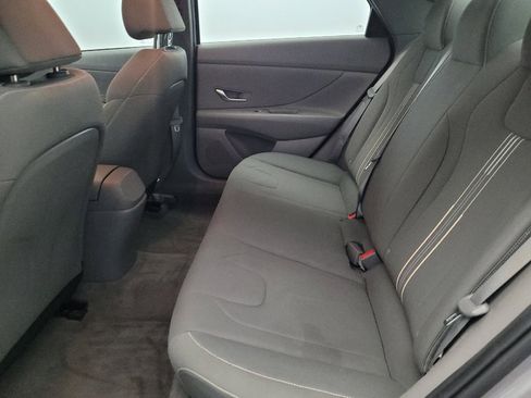 Used 2023 Hyundai Elantra SEL w/ Convenience Package image 18