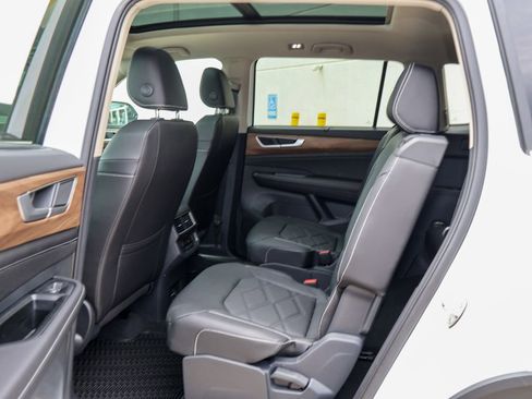 New 2026 Volkswagen Atlas SE FWD image 16
