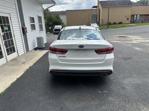 Used 2017 Kia Optima LX FWD image 8