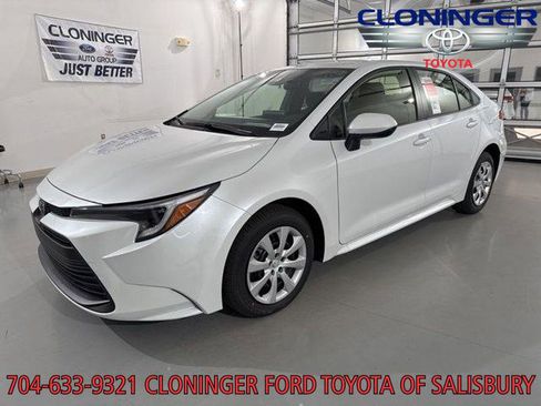 New 2026 Toyota Corolla LE image 4