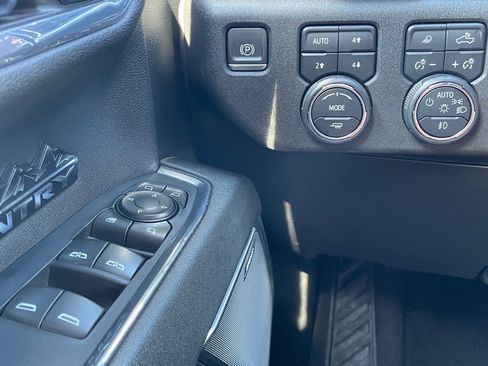 Used 2024 Chevrolet Silverado 1500 High Country w/ Technology Package image 15