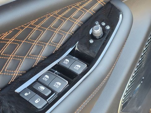 Used 2022 Jeep Grand Cherokee Summit w/ Advanced Protech Group IV image 23