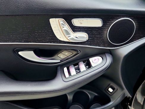 Certified 2021 Mercedes-Benz GLC 300 image 20