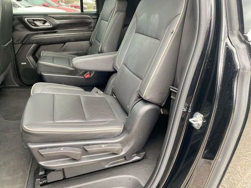 Used 2022 GMC Yukon XL SLT w/ SLT Premium Package image 24