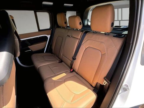 New 2026 Land Rover Defender 110 X-Dynamic SE AWD/4WD image 10