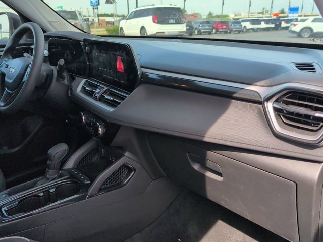 Used 2025 Chevrolet TrailBlazer LT w/ Driver Confidence Package FWD image 19