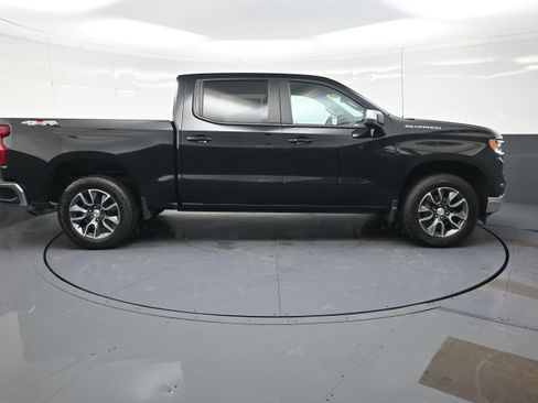 Used 2023 Chevrolet Silverado 1500 LT image 2