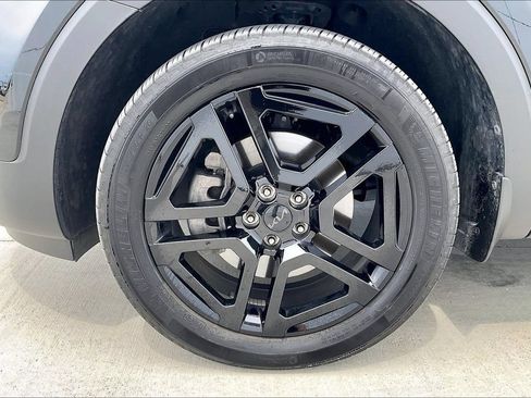 Used 2025 Kia Telluride EX X-Line AWD/4WD image 9