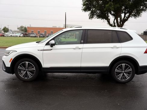 Used 2024 Volkswagen Tiguan Wolfsburg Edition FWD image 2