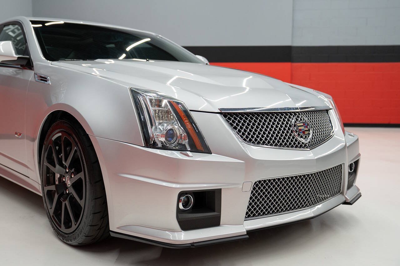Used 2010 Cadillac CTS V RWD image 8