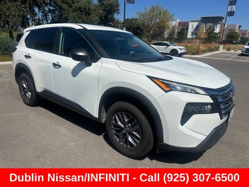 Used 2024 Nissan Rogue S FWD image 1