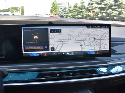 Used 2024 BMW 760i xDrive w/ Executive Package AWD/4WD image 18