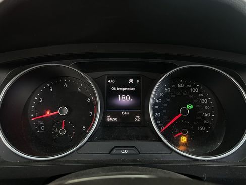 Used 2018 Volkswagen Tiguan SE w/ Panoramic Sunroof Package image 29