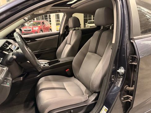 Used 2019 Honda Civic EX image 9