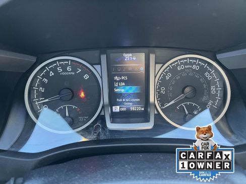 Used 2022 Toyota Tacoma Limited image 34