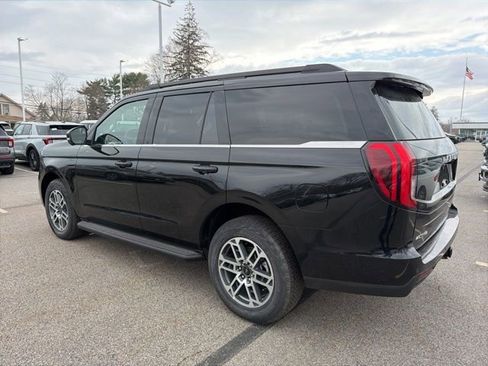 New 2026 Ford Expedition Active image 5