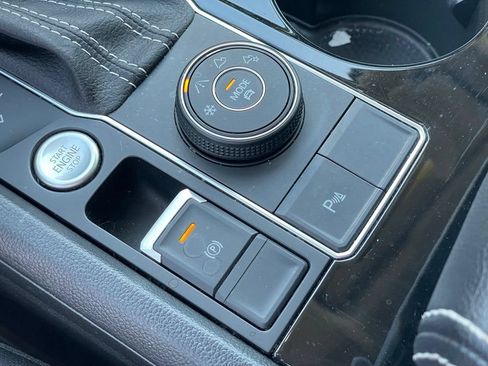 Certified 2023 Volkswagen Atlas SE AWD/4WD image 22