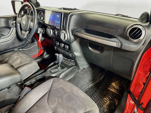 Used 2014 Jeep Wrangler Unlimited Sport w/ Quick Order Package 24S AWD/4WD image 25