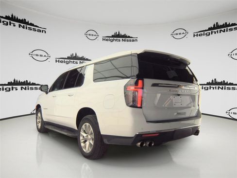 Used 2023 Chevrolet Suburban Premier image 2