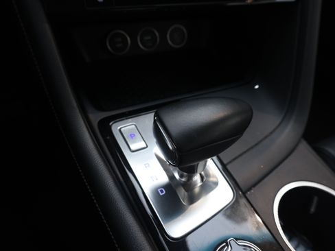Used 2025 Genesis G70 2.5T RWD image 3