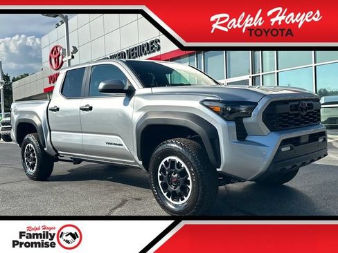 Used 2026 Toyota Tacoma TRD Off-Road w/ TRD Off Road Upgrade Package AWD/4WD image 1