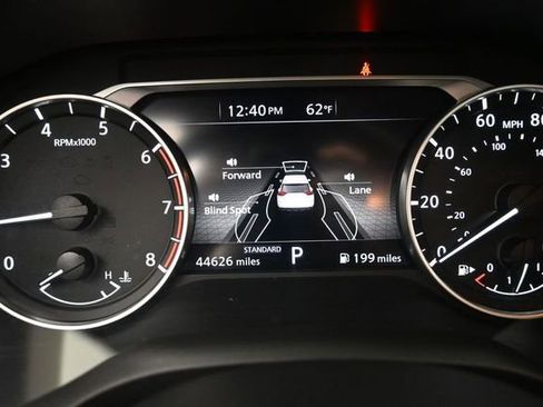 Used 2024 Nissan Rogue SV FWD image 32